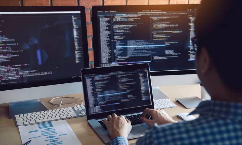 数据科学选型:R与Python如何赋能桥西区网站建设?